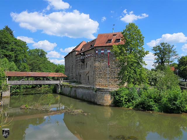  Kaiserburg Lauf - Die Pegnitz schützt noch heute die Burg in alle Richtungen. 