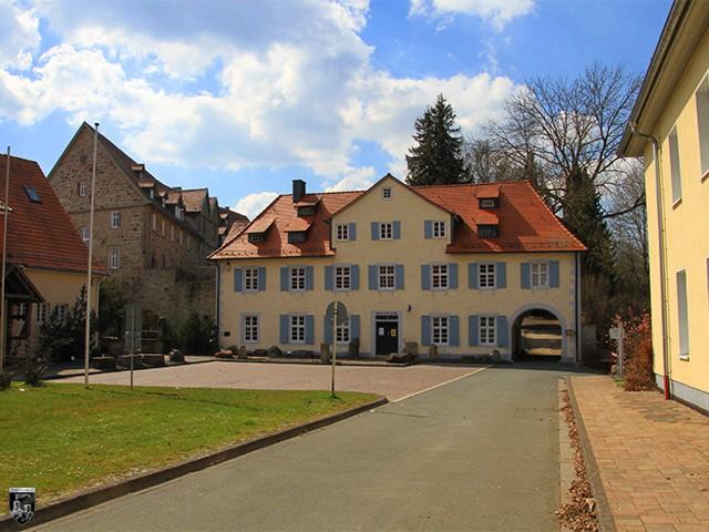 Burg Wolfhagen - Die Vorburg präsentiert sich heute weitläufig. 