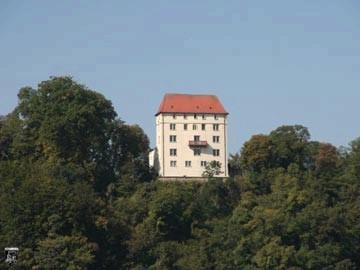 Schloss Neuburg, Hohinrot 17