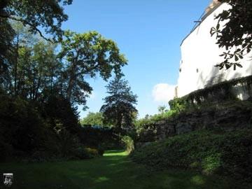 Schloss Neuburg, Hohinrot 24