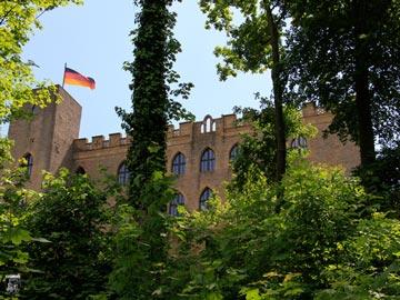 Burg Hambach, Hambacher Schloss, Maxburg, Kästenburg 8
